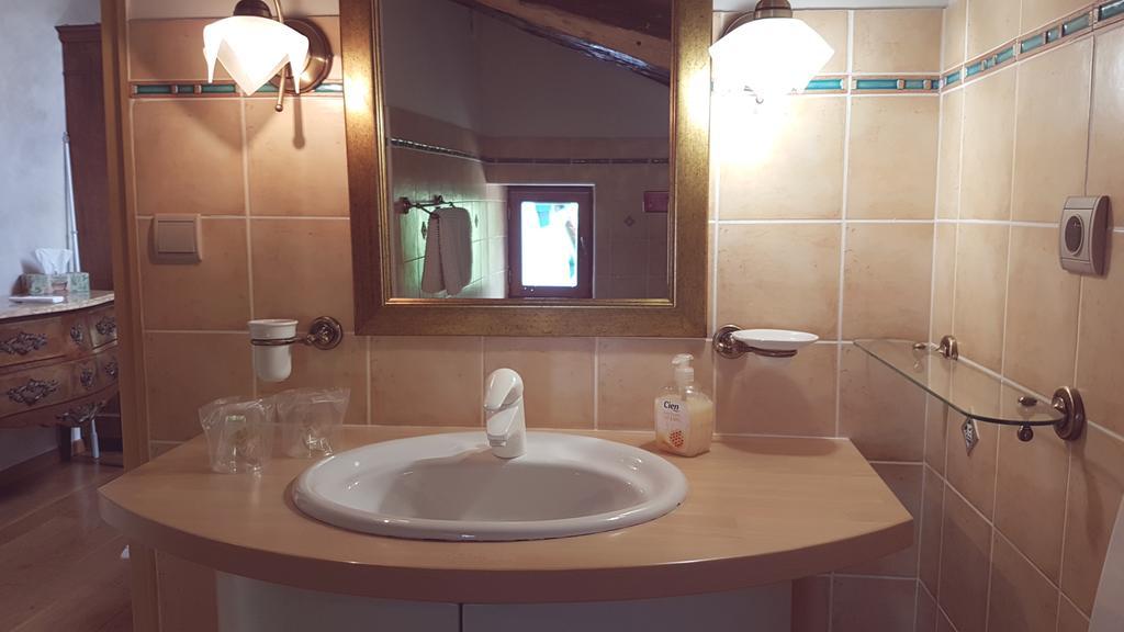 Chambre D'Hotes Moulin Urketa Ayherre Room photo